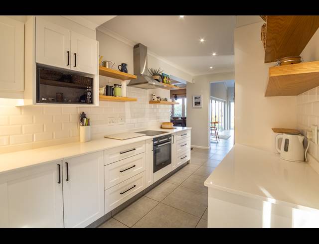 3 BEDROOM FREEHOLD FOR SALE IN UNDERBERG